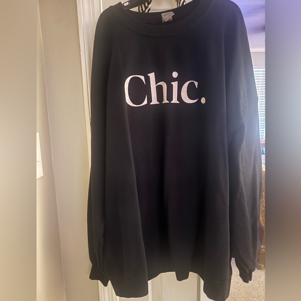 Boutique “Chic.” Sweatshirt 3X